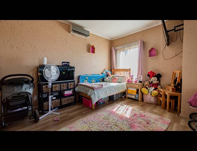 3 BEDROOM SECTIONAL TITLE FOR SALE IN MORELETA PARK